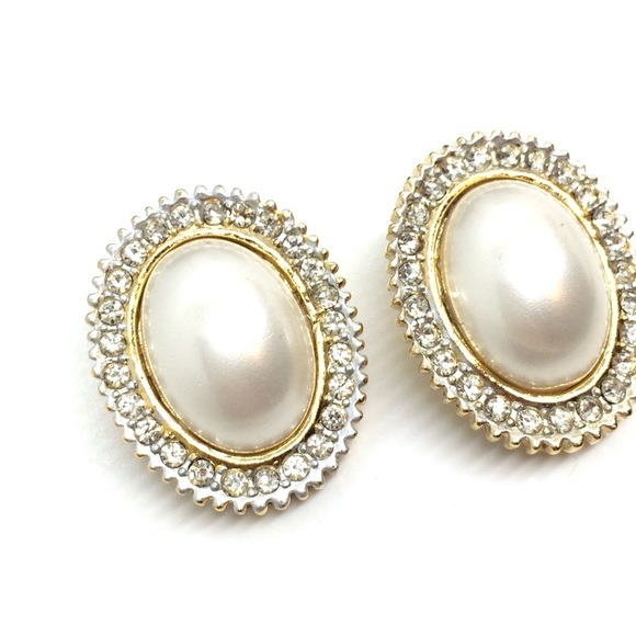 VINTAGE SPHINX PEARL RHINESTONE GOLD TONE OVAL LARGE CLIP ON STATEMENT EARRINGS - Picture 9 of 16